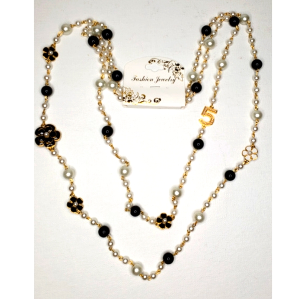 New No. 5 Dual Layer Faux Pearl Necklace NWT